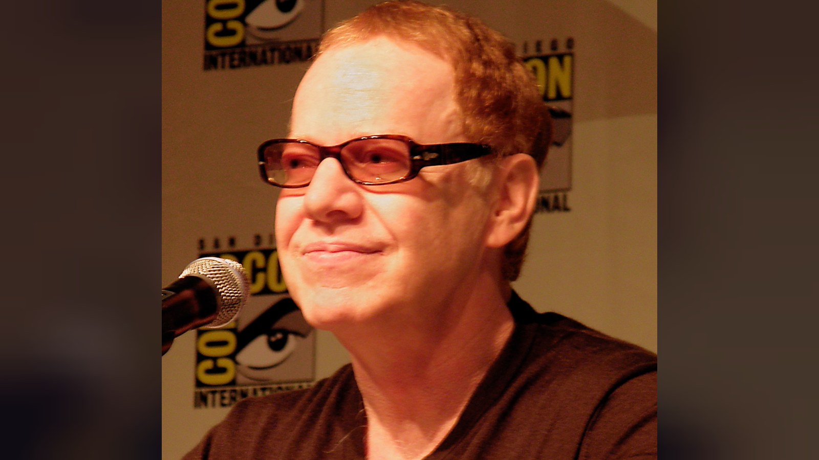 Danny Elfman anunció un álbum con remixes de Trent Reznor, Boy Harsher, Iggy Pop, Boris y Ghostemane