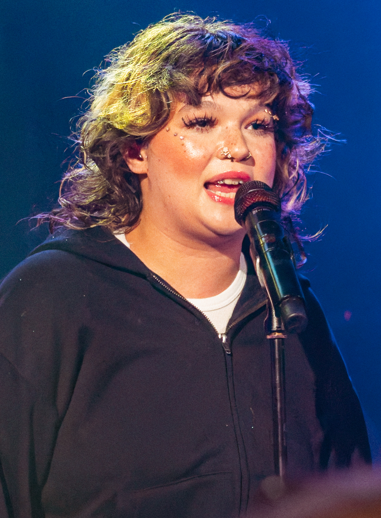 Lola Young en Lollapalooza Argentina 2027: quién es, sus discos y qué esperar de su show
