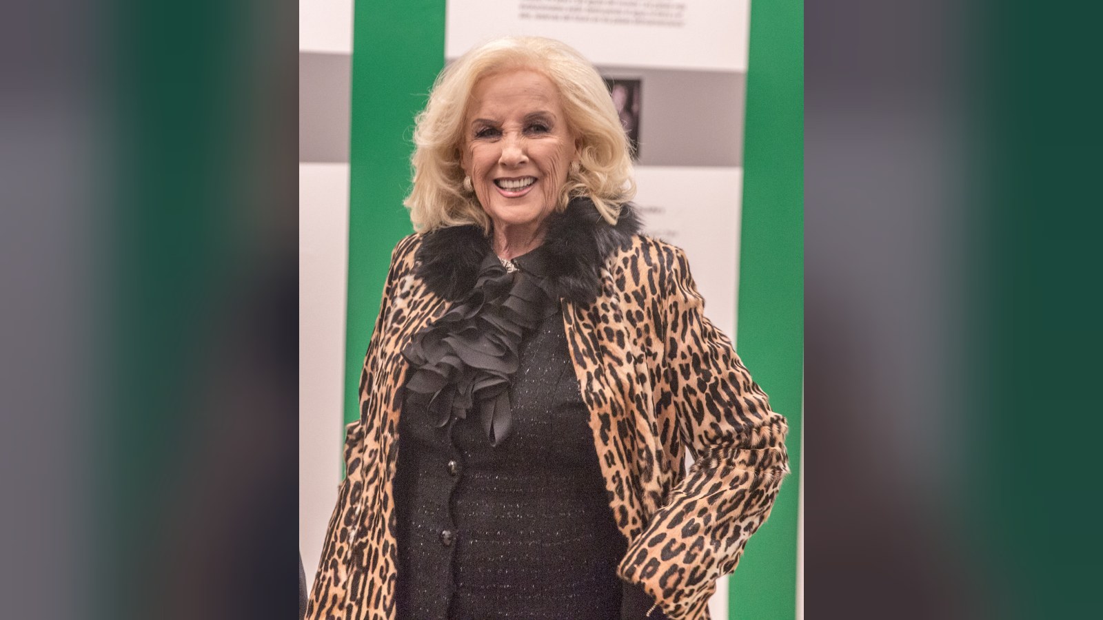 Martín Llaryora propuso festejar los 100 de Mirtha Legrand en el Kempes