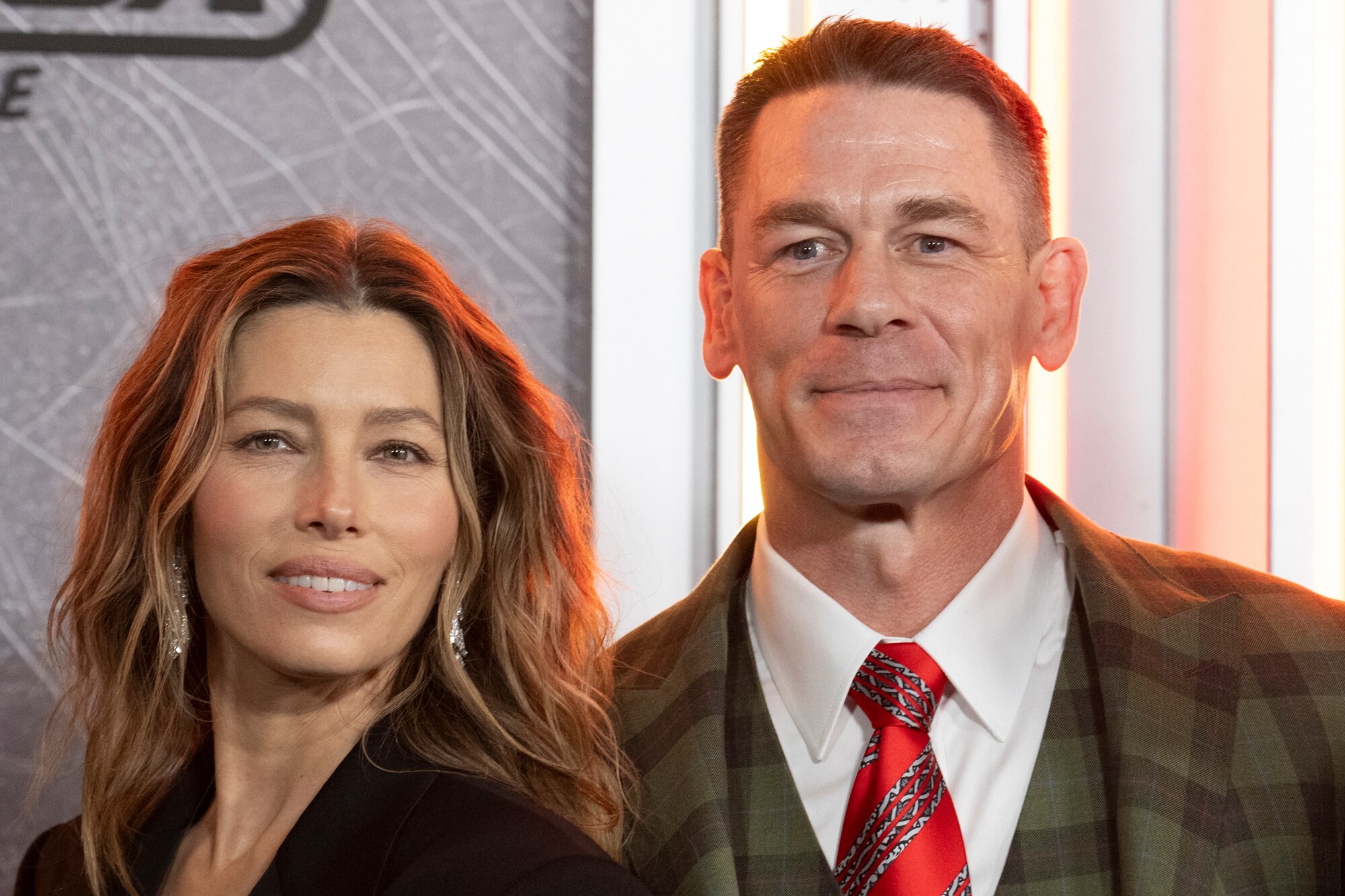 John Cena y Jessica Biel hablaron de su química y del caos en Matchbox