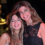 Antonia Macri festejó sus 15 con un look de brillos y ondas naturales
