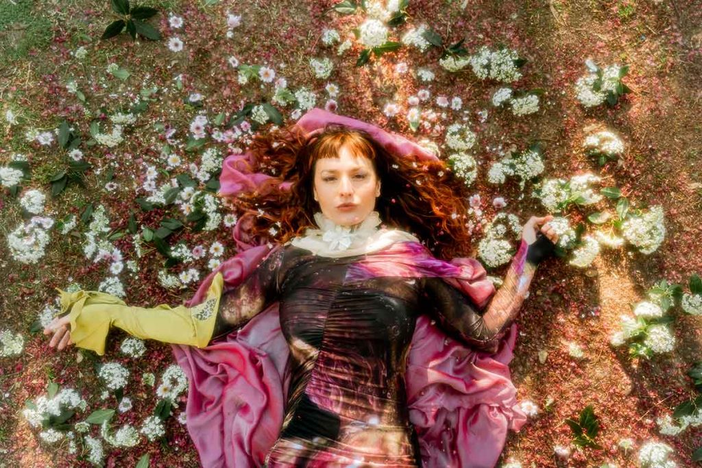 Astr0kate lanza Astrodélika, un disco que transforma el duelo en luz