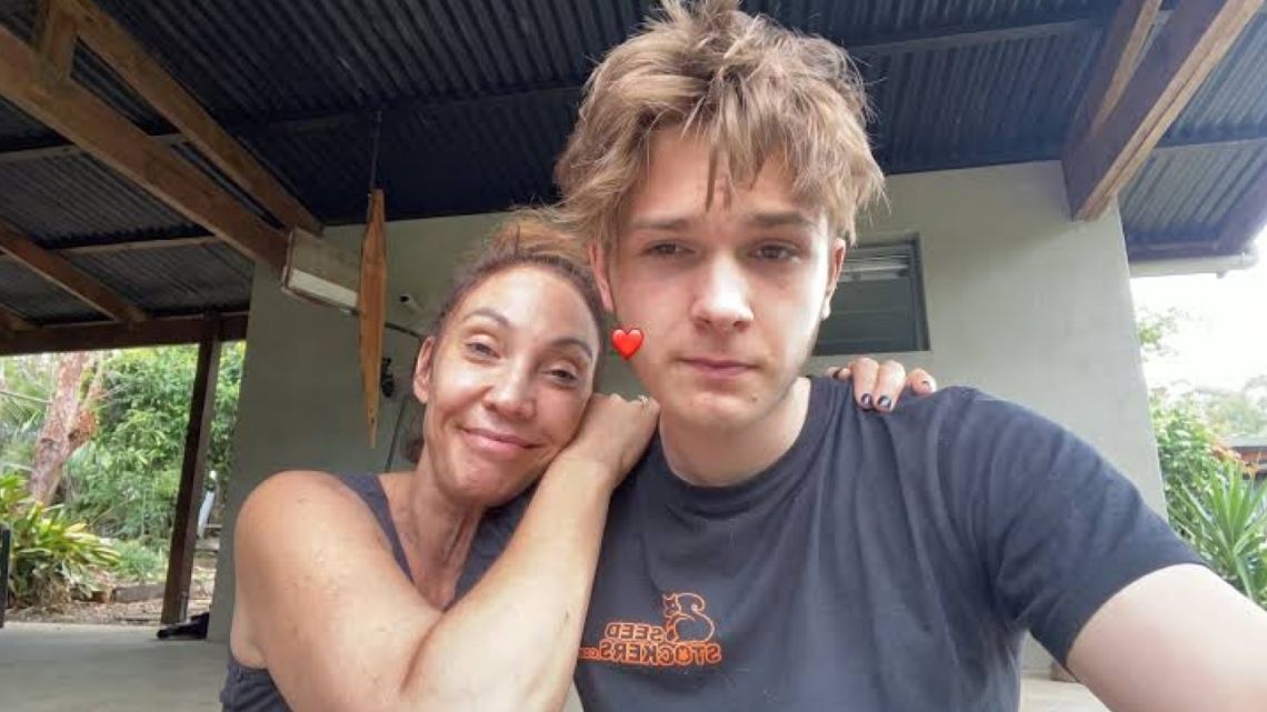 Benicio Guyot homenajeó a Ernestina Pais en el Día de la Madre con fotos retro