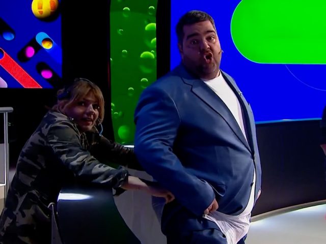 Darío Barassi quiso probarse un pañal para adultos en vivo y terminó en un blooper