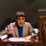 Estrellada: unipersonal sobre ciencia y traición en Villa Crespo