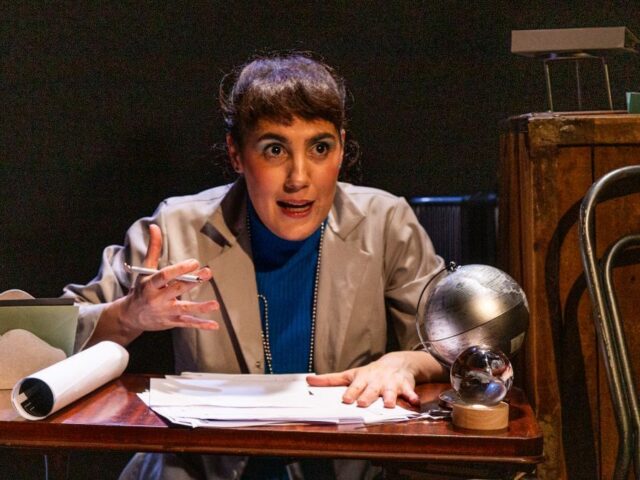 “Estrellada”, unipersonal sobre ciencia y traición, llega a NüN Teatro Bar