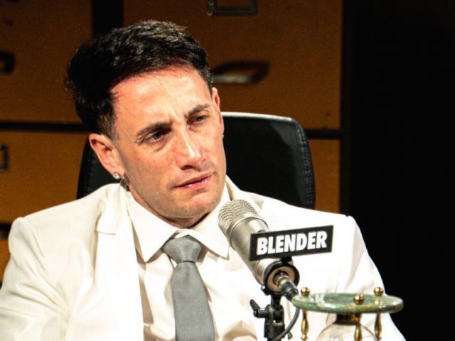 Momo estrena “El Enviado” en Blender: un ciclo de entrevistas con dos caras