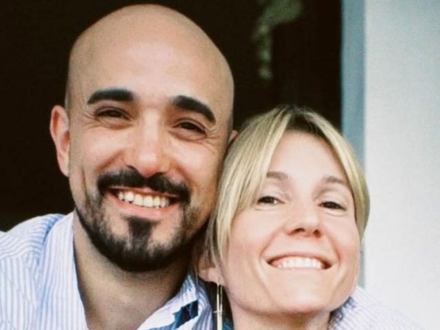 Mora Calabrese mostró el taller donde crea sus joyas artesanales