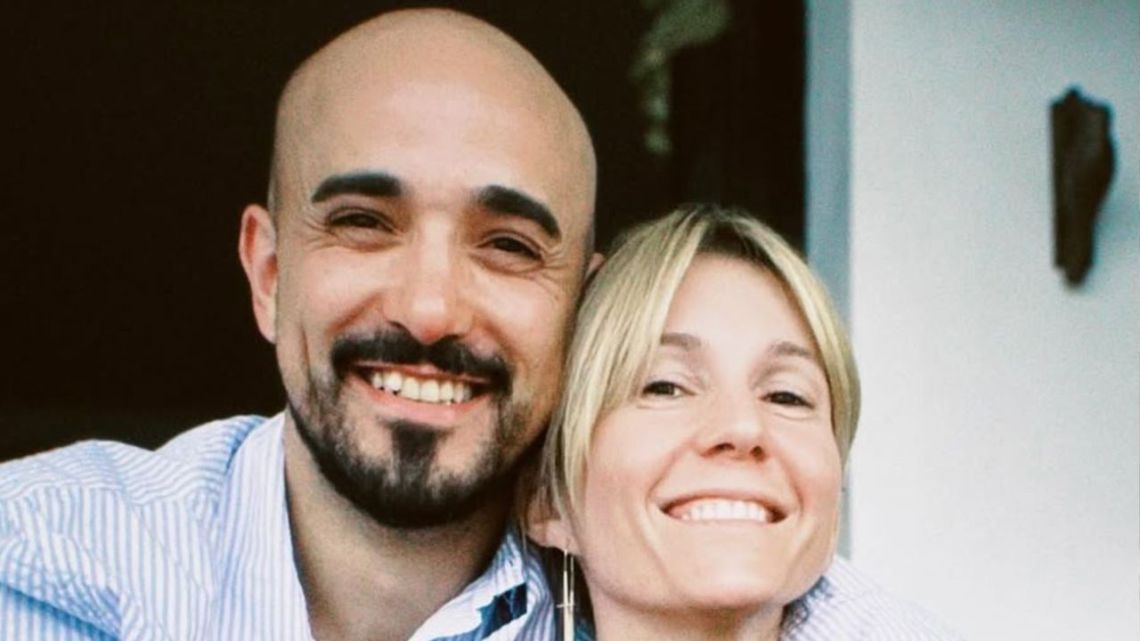 Mora Calabrese mostró el taller donde crea sus joyas artesanales