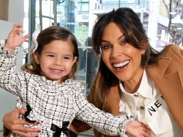 Sarah Burlando sorprendió a Barby Franco con una torta casera por su cumpleaños