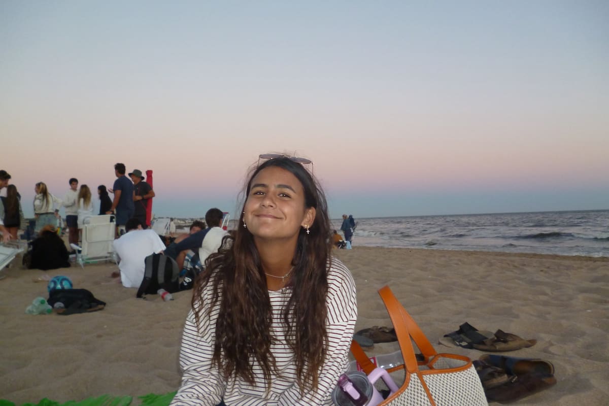 Uma, la hija de Amalia Granata y el Ogro Fabbiani, a los 18: periodismo, hockey y una familia reencontrada