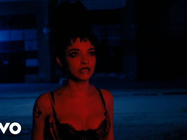 Juana Rozas — Juana Rozas - WANNA HOTEL (Official Video)
